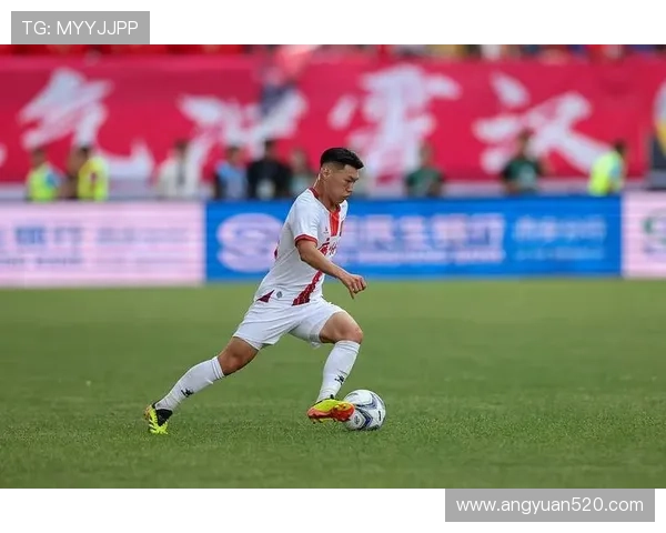 赛后分析广州足球队与重庆足球队球员个人能力对比及表现评估