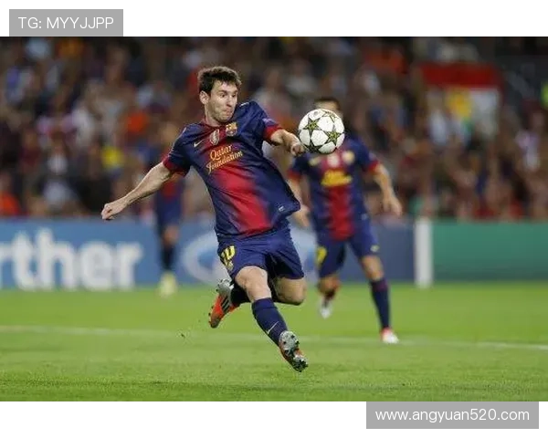 梅西足球之路的辉煌瞬间与经典图片回顾 梅西足球之路的辉煌瞬间与经典图片回顾