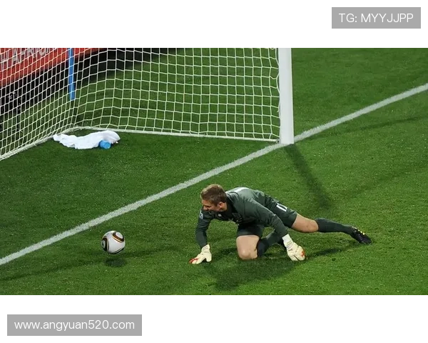 足球明星的低级失误背后隐藏的心理因素与职业生涯影响分析