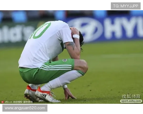 足球明星贝尔因伤缺席比赛流露伤心情绪的瞬间图片合集