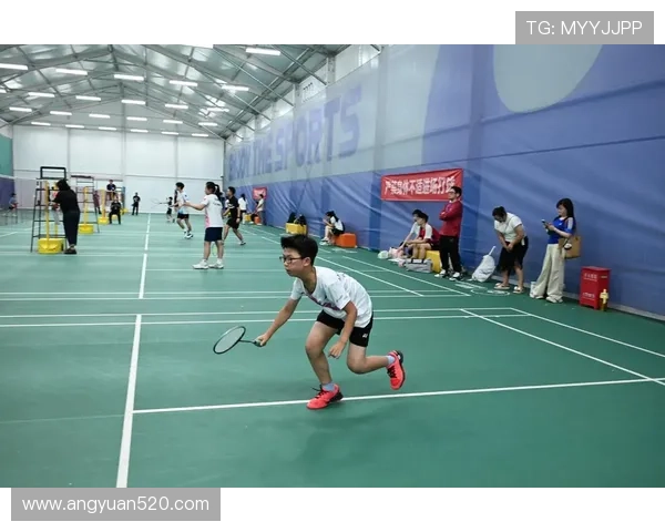 成都羽毛球队荣登全国羽毛球配合排行榜第一名的背后故事与成就解析